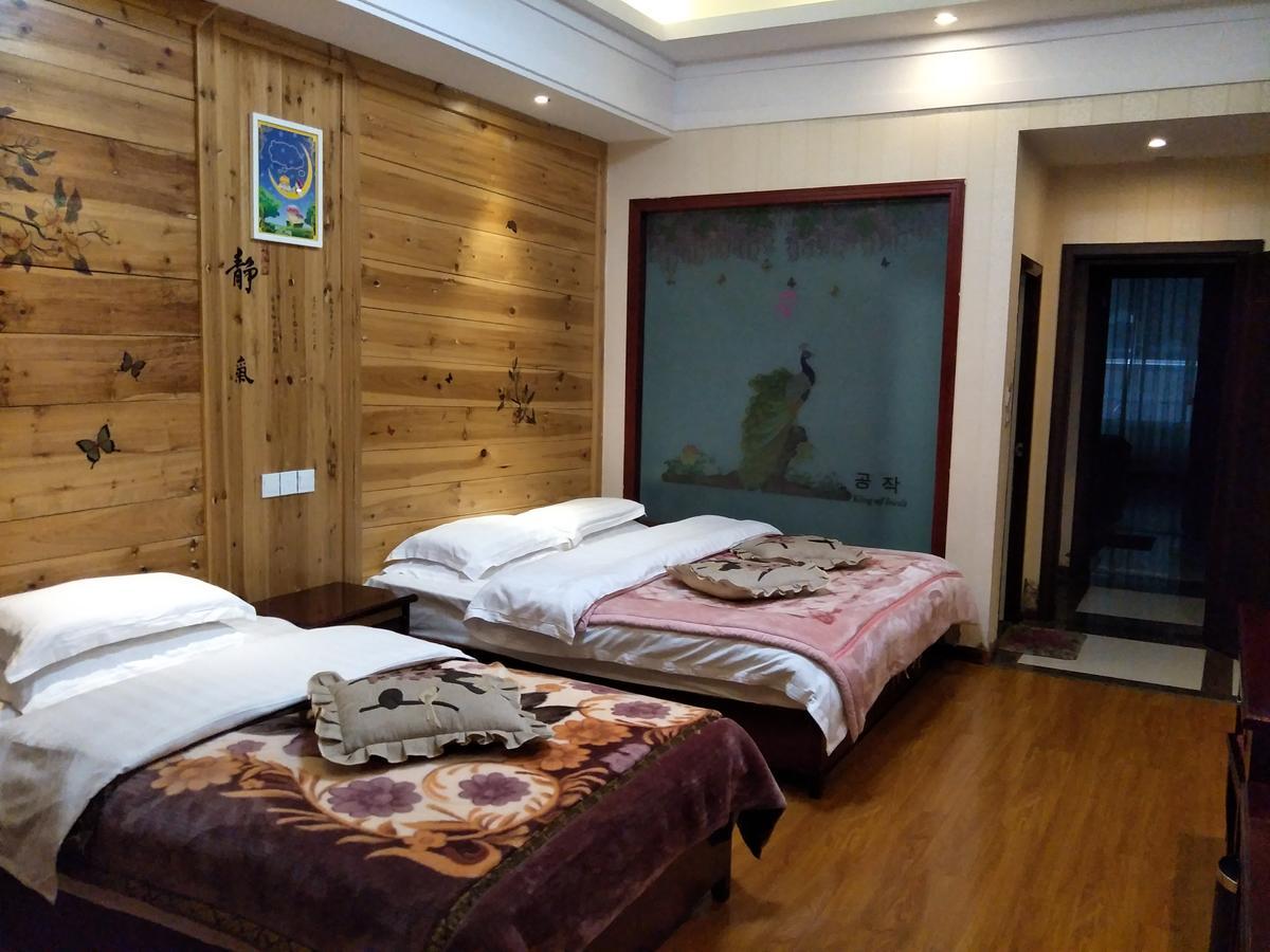 Emeishan Moon Bay Hotel Buitenkant foto