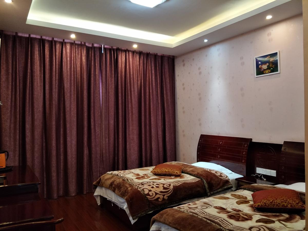 Emeishan Moon Bay Hotel Buitenkant foto