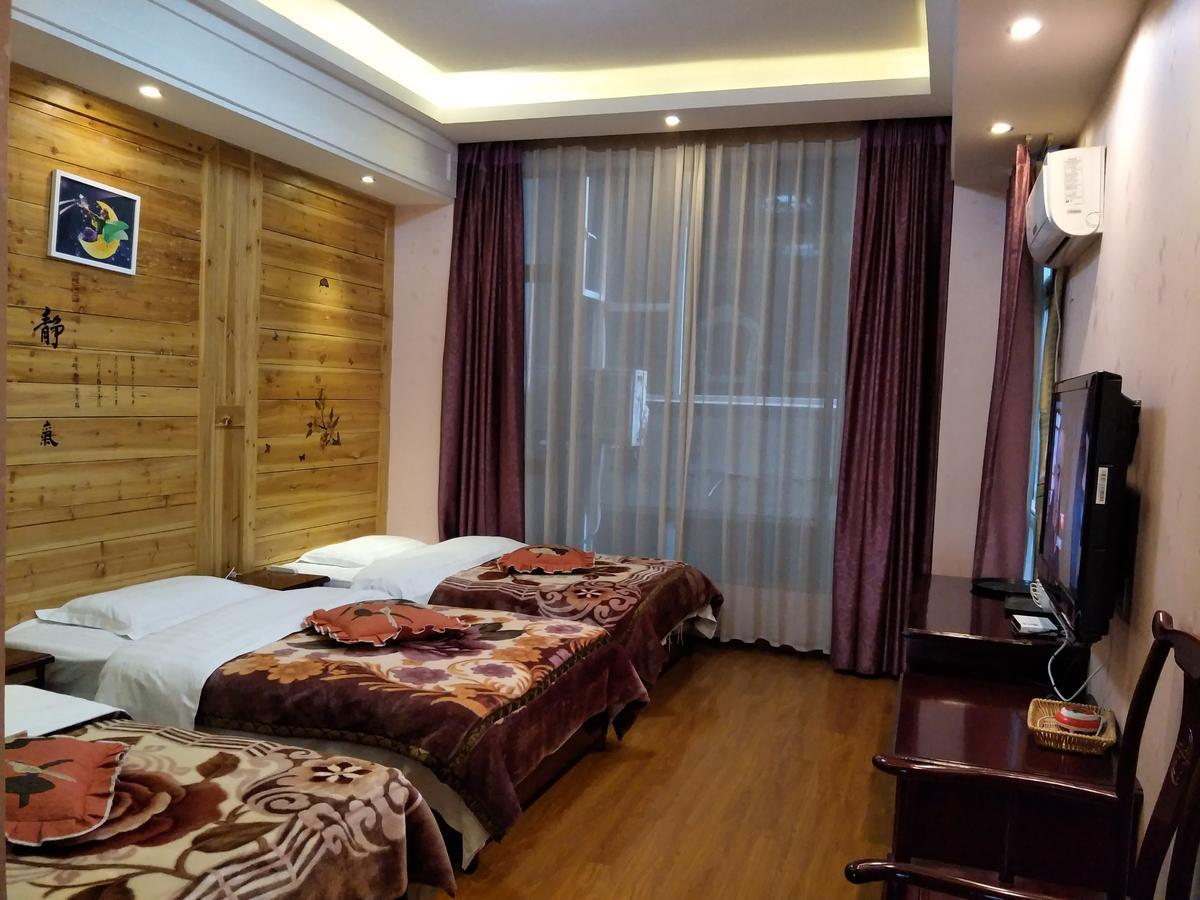 Emeishan Moon Bay Hotel Buitenkant foto