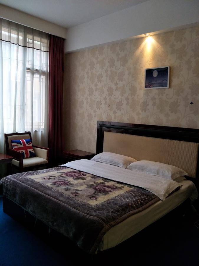 Emeishan Moon Bay Hotel Buitenkant foto