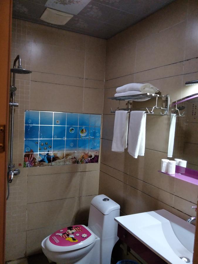 Emeishan Moon Bay Hotel Buitenkant foto