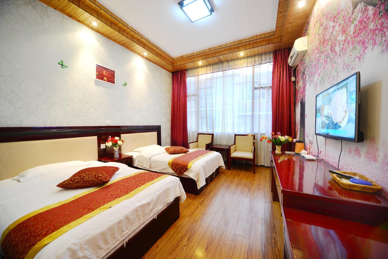 Emeishan Moon Bay Hotel Buitenkant foto