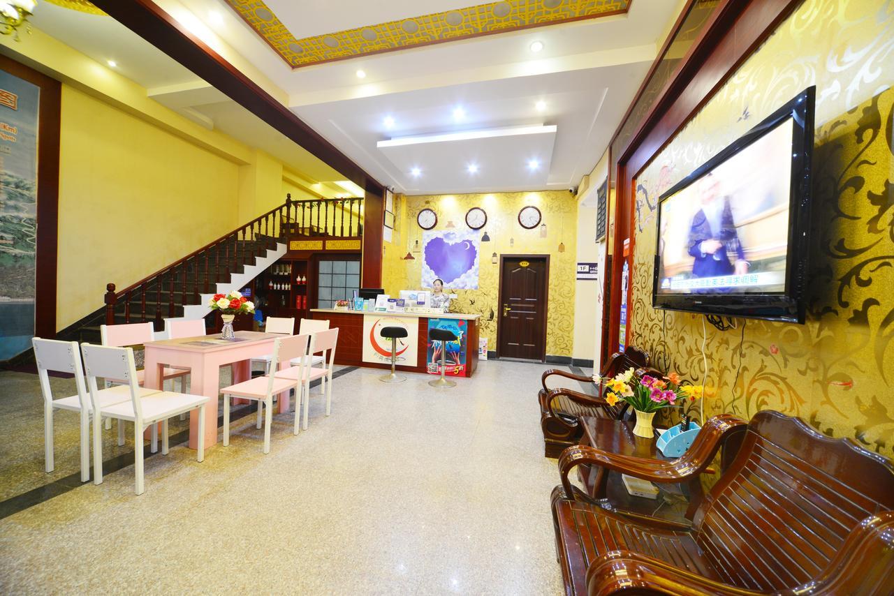 Emeishan Moon Bay Hotel Buitenkant foto