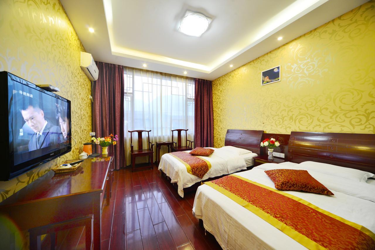 Emeishan Moon Bay Hotel Buitenkant foto