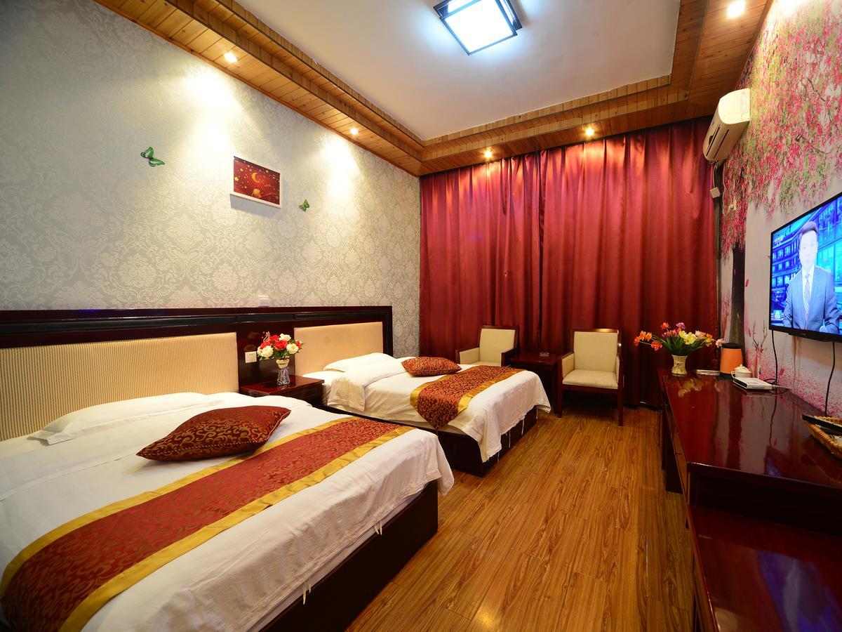 Emeishan Moon Bay Hotel Buitenkant foto